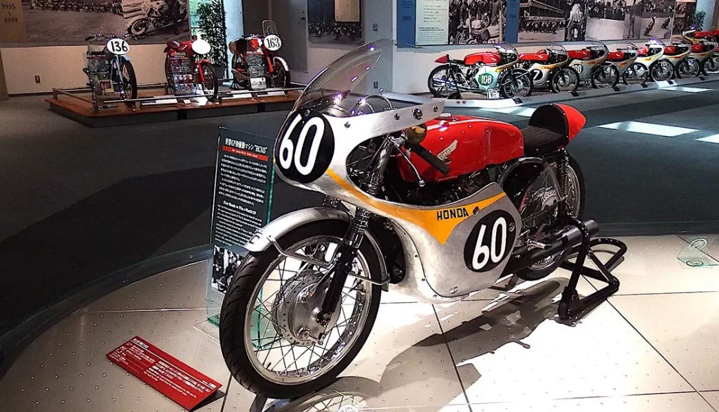 Honda RED, a história por trás da cor oficial da marca
